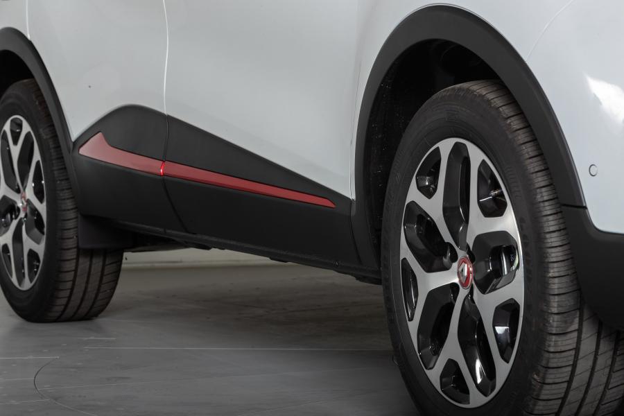 Детали экстерьера Renault Captur Tokyo Edition 2018 года  (фото 21 из 38)